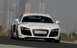 ‘Tậu’ xe Audi, trải nghiệm đường đua Dubai Autodrome